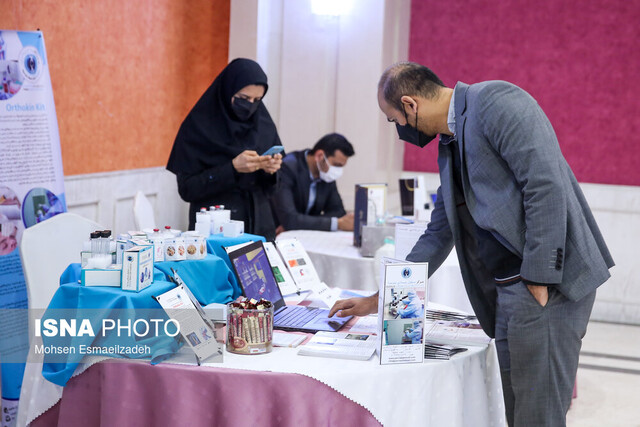 عکس تزئینی و آرشیوی است رونمایی از ۱۱ محصول حوزه داروهای گیاهی و فرآوردههای طبیعی با حضور وزیر بهداشت