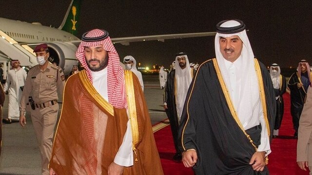 بیانیه مشترک قطر و عربستان پس از پایان سفر بن سلمان به دوحه بیانیه مشترک قطر و عربستان پس از پایان سفر بن سلمان به دوحه