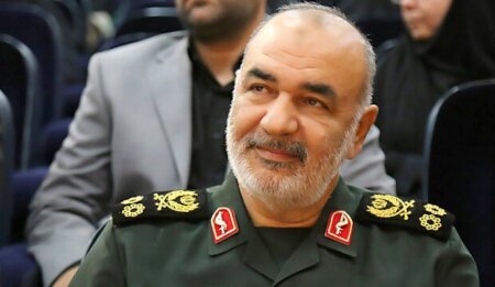 اعلام آمادگی سپاه و بسیج برای ارتقای همکاریها با فرماندهی انتظامی کل کشور اعلام آمادگی سپاه و بسیج برای ارتقای همکاریها با فرماندهی انتظامی کل کشور