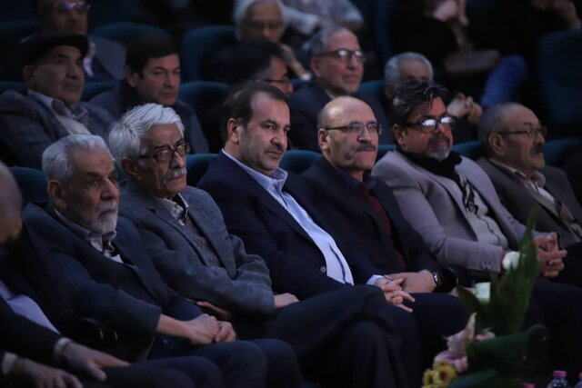 در سوگ عاشقِ مجنونوارِ خواندن