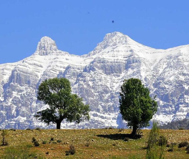 کوه دنا در رشته کوه زاگرس در تقدس کوه؛ از مهر تا اسلام