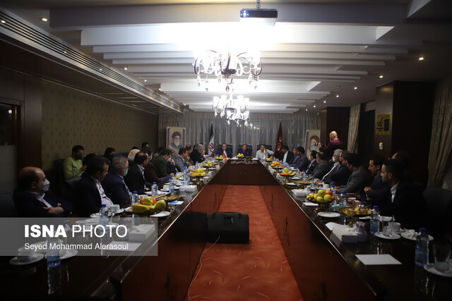 مسئولان صنعت طلا و جواهر را صنف میبینند/خارجیها دنبال جذب طراحان جواهرات مشهدی هستند