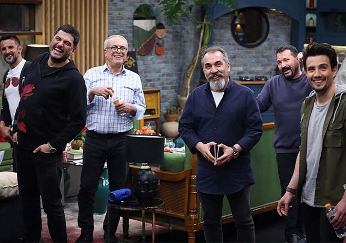 دانلود قسمت سوم سریال جوکر نیم بها