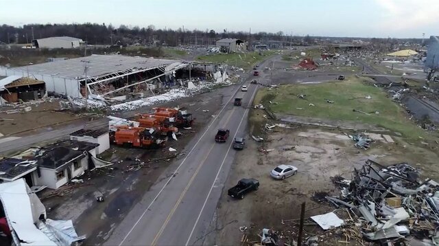 احتمال مرگ بیش از ۱۰۰ تن بر اثر طوفان سهمگینِ "کنتاکی"