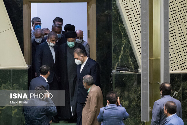 حضور رئیسجمهور در مجلس برای تقدیم لایحه بودجه حضور رئیسجمهور در مجلس برای تقدیم لایحه بودجه