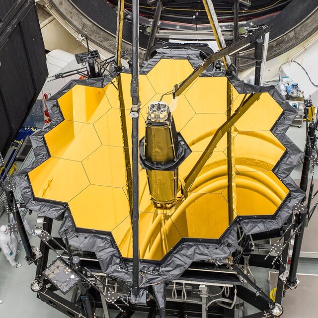 مردم جهان در انتظار چهره جدید جهان هستی