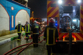 آتش سوزی کارخانه تولید رنگ در قم