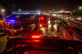 آتش سوزی کارخانه تولید رنگ در قم