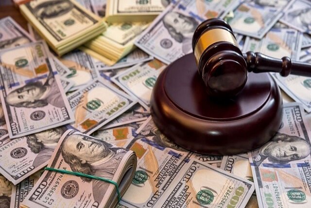 اهمیت اخذ وکیل در جرایم اقتصادی 