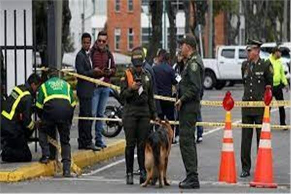 کشته شدن ۲ افسر پلیس و عامل انتحاری در پی ۲ انفجار در فرودگاه کلمبیا کشته شدن ۲ افسر پلیس و عامل انتحاری در پی ۲ انفجار در فرودگاه کلمبیا