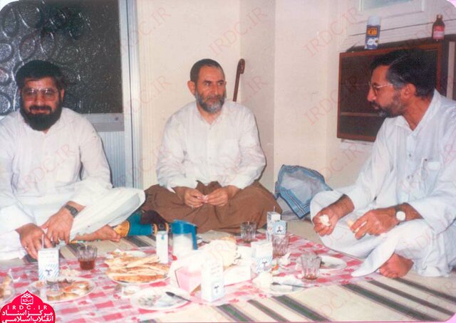 تصویری کمتر دیدهشده از آیتالله یزدی و روحانی