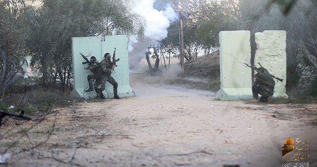 برگزاری مانور نظامی گردانهای قسام در غزه