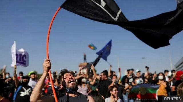 مردم شیلی با مرگ همسر پینوشه جشن گرفتند