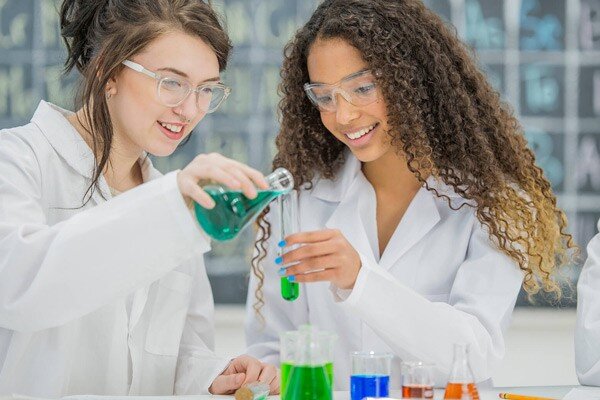 چگونه شیمی را یاد بگیریم؟ یادگیری شیمی، یکبار برای همیشه!