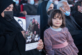 حضور خانواده شهدا در مراسم افتتاح رادیو مقاومت