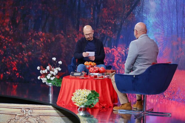 عکس : محمدرضا پیرزاده امیدوارم میز کوچکِ شب یلدا برای کسی در ایران آرزو نباشد