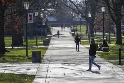 بازگشت دانشگاه آمریکایی به آموزش مجازی بازگشت دانشگاه آمریکایی به آموزش مجازی