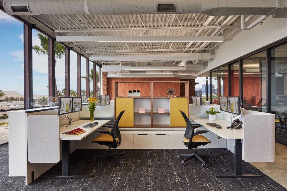 راهنمای خرید مبلمان اداری؛ از صندلی تا میز