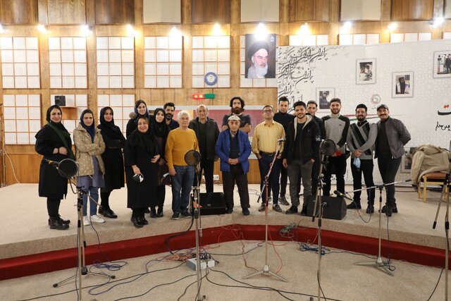 خارجیها راحت تر از ایرانی ها میخندند