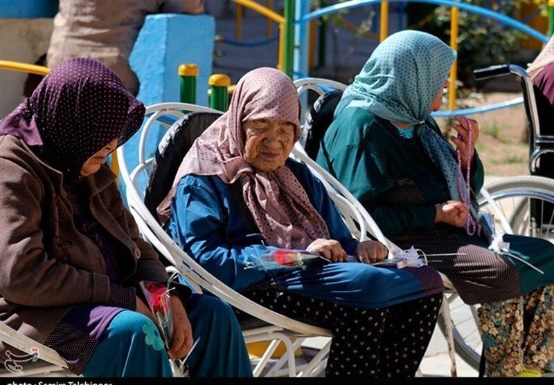 از “پدیده‌ سالمندانِ زنِ تنهایِ فرهیخته” تا “شتاب منحصربه فرد سالمند شدن جمعیت ایران”