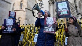 جولیان آسانژ به دادگاه عالی بریتانیا شکایت می‌کند