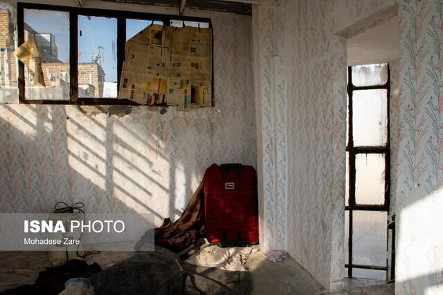 داروساز بودم، مدیر مدرسه بودم؛ حالا کارگری میکنیم اگر کار باشد...