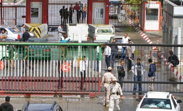 تصویر تزئینی است گردشگران خارجی پشت مرزهای ایران ماندند