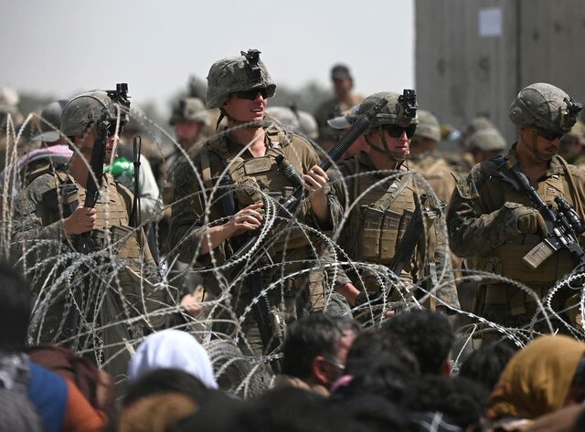 نیمی از افغانهای همکار انگلیس هنوز در افغانستان ماندهاند نیمی از افغانهای همکار انگلیس هنوز در افغانستان ماندهاند