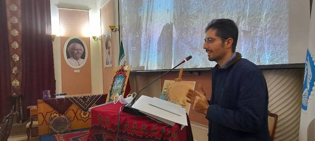 آغاز جایزه «آینهدارِ دوران» با تمجید از باستانی پاریزی