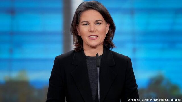 آنالنا بربوک، وزیر امور خارجه آلمان آلمان: خواستههای روسیه یادآور دوران جنگ سرد است/ مسکو امنیت اروپا را تهدید میکند