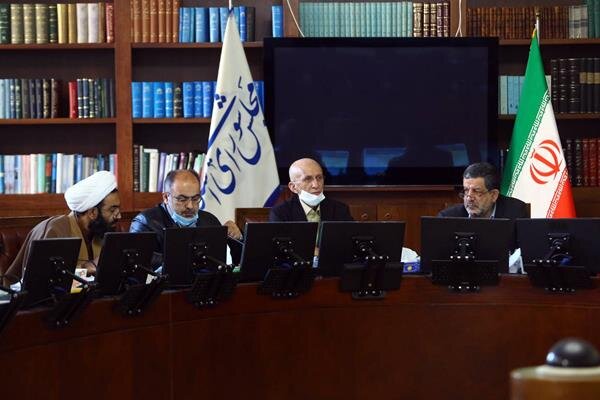 پای چه کسانی در میان است؟!