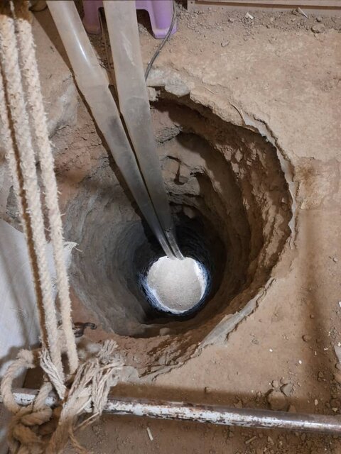 حفر تونل در خانه برای یافتن شیء تاریخی