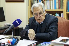 پروفسور "یوسف ثبوتی"، فیزیکدان و منجم سرشناس ایرانی است.