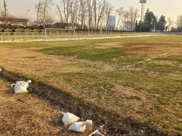 استقلالیها در زمین تمرین ناهموار