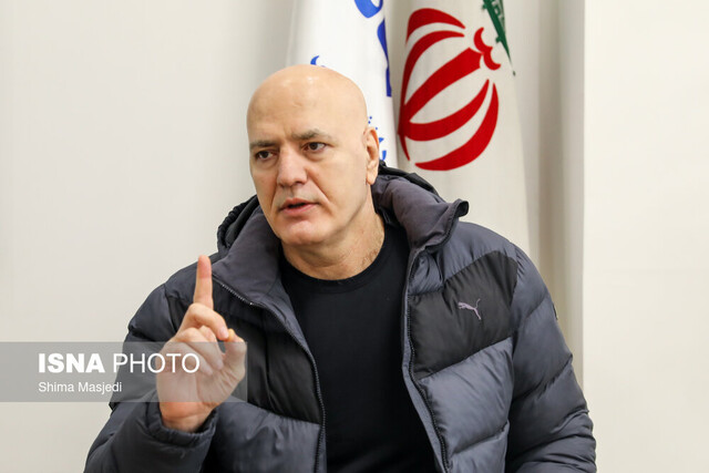 لرستانی: به لحاظ فنی چیزی از فرنگی کاران ندیدم/ موافق کنار گذاشتن بنا نیستم