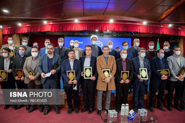 تجلیل از پژوهشگران و فناوران برتر جهاد دانشگاهی  تجلیل از پژوهشگران و فناوران برتر جهاد دانشگاهی