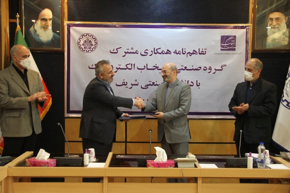 امضاء تفاهمنامه همکاری میان گروه صنعتی انتخاب و دانشگاه شریف