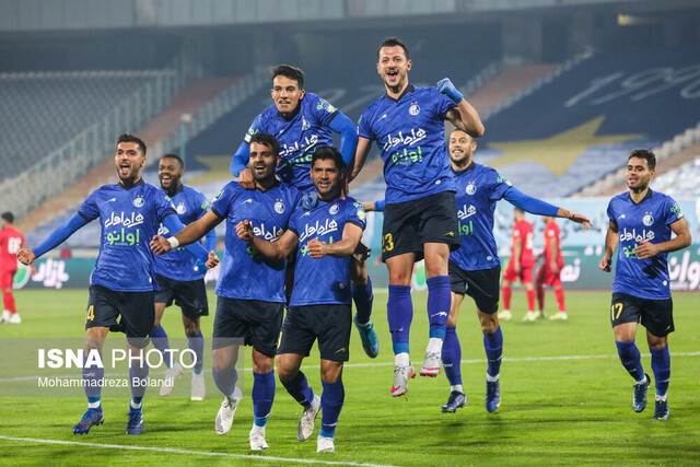 استقلال در سودای ذوب آلومینیوم/ تراکتور سردرگم در آزادی