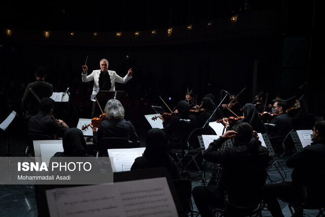 سازها در رثای سردار سلیمانی نواخته شد