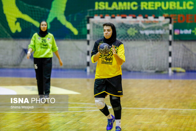 عکس: آرشیو دختران هندبال قزوین به دنبال دومین برد در لیگ برتر