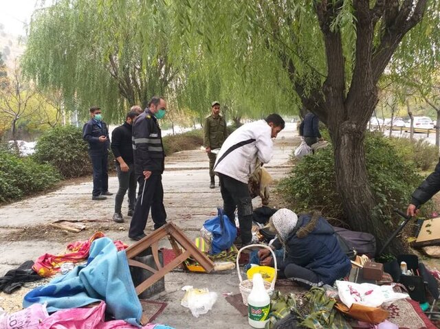 عکس دریافتی از سایت شهر. حمله قاچاقچیان به نیروهای شهرداری و دادستانی در درهفرحزاد