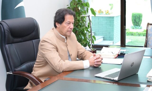 عمران خان به کمپین گوردون براون برای حمایت از افغانها پیوست