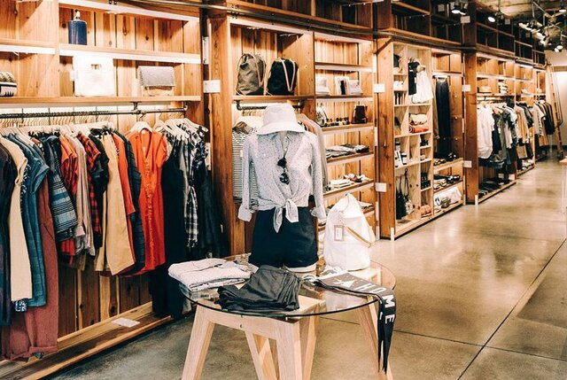 درآمد بالا و تجربه فروش آنلاین در فضای مجازی درآمد بالا و تجربه فروش آنلاین در فضای مجازی