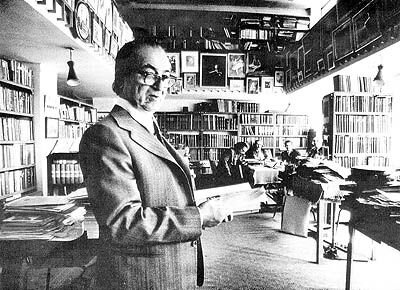 دست بردن در آثار ملی ممنوع! دست بردن در آثار ملی ممنوع!