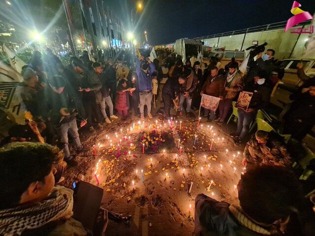 تجدیدعهد مردم عراق با شهید سلیمانی و ابومهدی در ساعت و محل شهادت