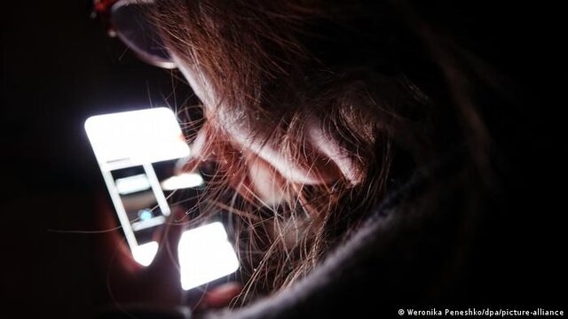 منبع: دویچه وله کاهش فعالیتهای کودکان در دوران کرونا و خطر شیوع مشکلات بینایی