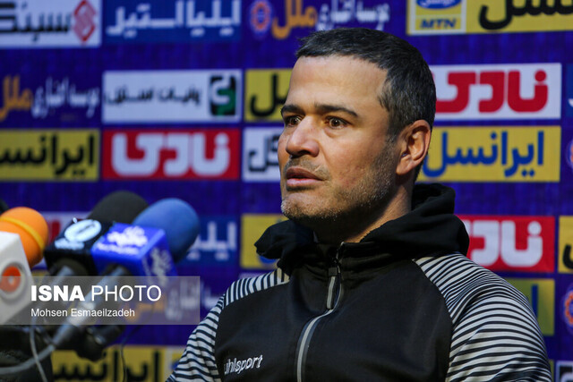 سیدعباسی: با جریانات بیرون زمین میجنگیم / بازی خیلی راحت را در میآورند