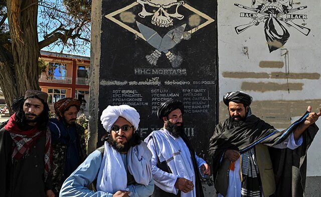 طالبان نمایشگاه شکست آمریکا برپا کرد