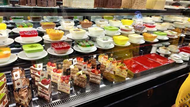 بزرگترین شیرینی فروشی دنیا در دبی مال 