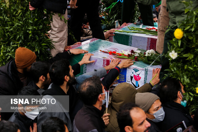 حضور شهردار تهران در مراسم تشییع پیکر شهدای گمنام حضور شهردار تهران در مراسم تشییع پیکر شهدای گمنام